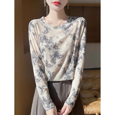 水墨细绒圆领长袖莱塞尔天丝蝶恋花印花宽松时尚上衣新款洋气打底
