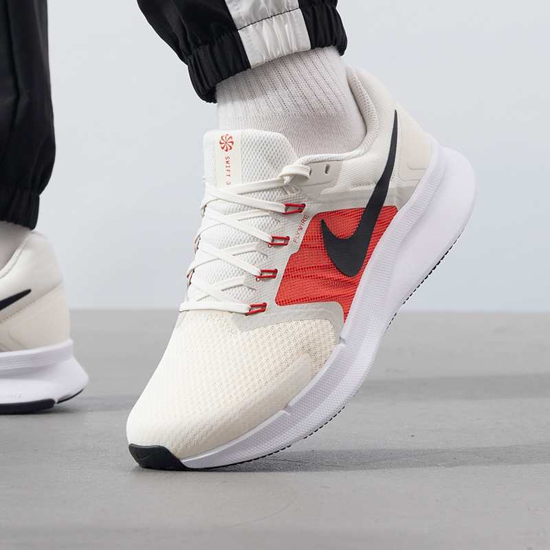 耐克鞋跑步鞋SWIFT跑步7/24男鞋四季款DR2695-107