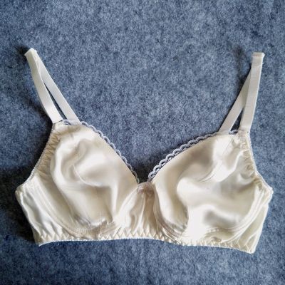 真丝文胸无钢圏薄桑蚕丝内衣大码乳罩大胸显小胸无海绵透气 乳白色