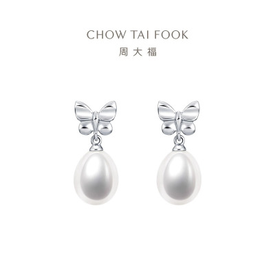 周大福蝴蝶结 925银镶珍珠耳钉生日礼物 AQ32612