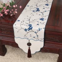 美帮汇新中式古典玉桌旗茶几长条布艺中国风桌布床柜旗电视柜盖布 万福梅花白蓝 34*300适合桌长240-250CM