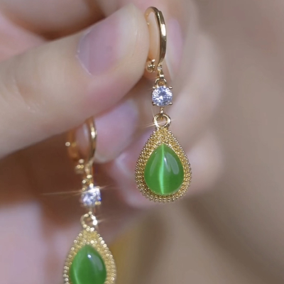 绿色水晶榴莲耳环女轻奢小众气质高级感耳扣2025新款时尚网红耳饰送女朋友老婆情人节七夕生日礼物