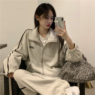 暖青汇炸街减龄套装女港风春季新款开衫卫衣外套直筒裤休闲时尚两件套潮卫衣