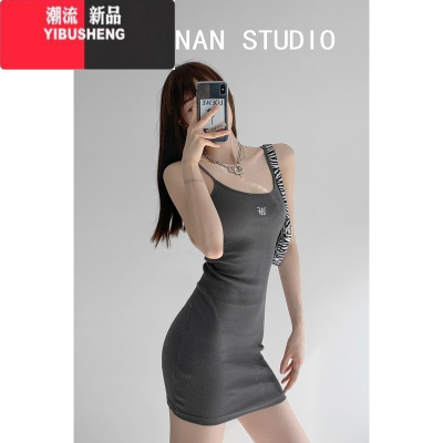 YIBUSHENG美式辣妹复古刺绣字母连衣裙女内搭紧身吊带裙修身显瘦包臀短裙潮