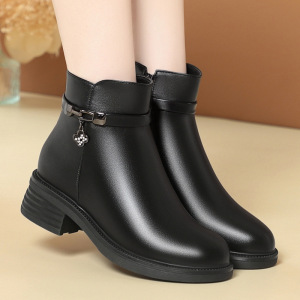秋冬季新款女鞋金属扣吊钻拉链时尚妈妈显瘦时装靴