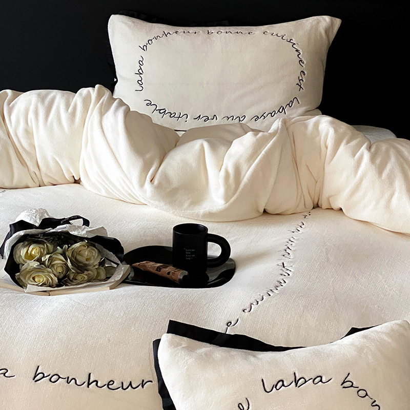 小众简约冬季轻奢高级感加厚牛奶绒四件套保暖珊瑚绒床单被套