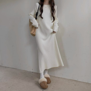 春秋慵懒风长袖连衣裙女秋冬配大衣宽松直筒裙气质纯色中长打底裙