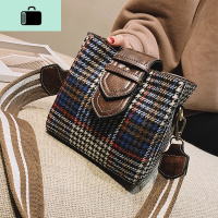包包女2020新款潮韩版时尚编织休闲格子百搭宽肩带单肩斜挎水桶包NEW LAKE女士单肩包