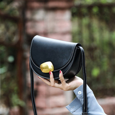 2021新款BLBW-8621小CK包包夏季女包新款复古半圆马鞍包休闲百搭单肩斜挎包小清新学院风迷你女包优质