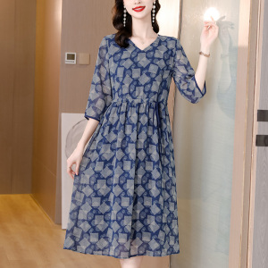 真丝桑蚕丝连衣裙春秋季2024年新款妈妈宽松遮肚子显瘦裙子
