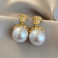 复古金色大珍珠吊坠耳钉轻奢高级感气质大气新款耳环夸张耳饰女送女朋友老婆情人节七夕生日礼物