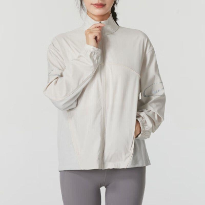 NIKE/耐克新款女装舒适透气梭织连帽夹克运动服外套FV6414-104 C