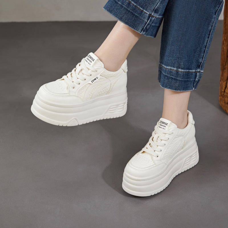 头层牛皮10cm内增高小白鞋小个子女鞋26春季新厚底休闲松糕鞋