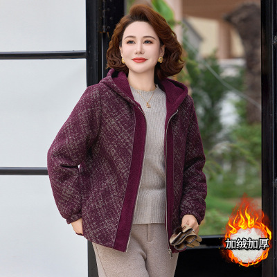 中老年冬装休闲外套仿毛中年妈妈连帽开衫拉链款女大码宽松加绒女