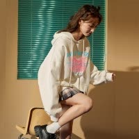 [2.5折价104元]唐狮秋季新款女连帽前胸小猫剪影卫衣百搭减龄潮流时尚韩系