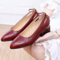 2026春秋季粗跟浅口单鞋女中跟蛇纹牛皮尖头工作鞋蝴蝶结妈妈鞋