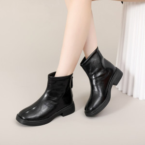 牛皮褶皱切尔西靴子秋冬马丁靴女方头复古软底加绒短靴瘦瘦靴