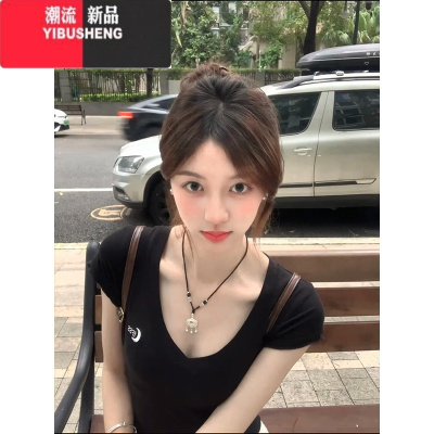 YIBUSHENG纯欲辣妹黑色V领短袖t恤女季2024新款修身显瘦别致甜辣短款上衣