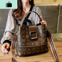 网红女包包2020新款宽肩带水桶包时尚百搭印花单肩斜挎包女手提包NEW LAKE