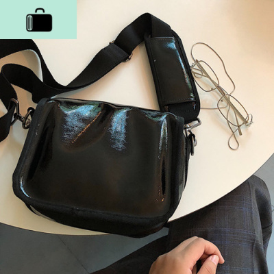 软皮包包女ins小方包宽肩带休闲斜挎包轻便百搭单肩包黑色系包潮NEW LAKE 黑色软包女斜挎包