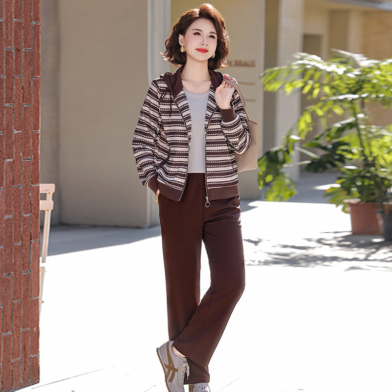 2026年女装中年装春秋套装妈妈装洋气两件套衣服中老年女士休闲春