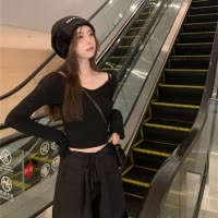 纯欲风V领纯长袖T恤女早秋设计感打底修身显瘦短款上衣潮ins