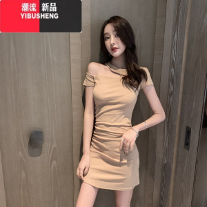 YIBUSHENG性感露肩连衣裙2024装新款女装气质挂脖显瘦黑色紧身包臀短裙子