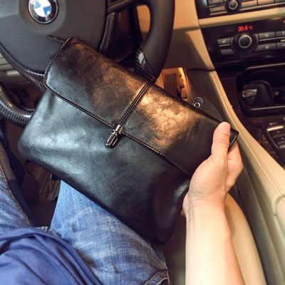 派尼美特手拿包女2020新款黑色软皮手包锁扣防盗手抓包中性信封包复古女包黑色
