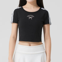 阿迪达斯(adidas)女装 新款蝴蝶结图案短款运动T恤 JY7649 C