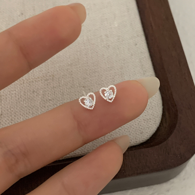 S925纯银镂空爱心锆石耳钉小巧精致耳环甜美气质学生耳饰养耳送女朋友老婆情人节七夕生日礼物