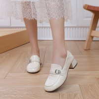 小皮鞋女春秋新款漆皮英伦风真皮中跟深口乐福鞋软底妈妈单鞋