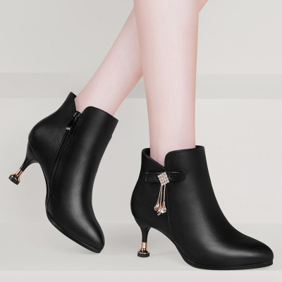 古奇天伦尖头细跟高跟加绒短靴金属水钻流苏侧拉链女鞋时装靴9144