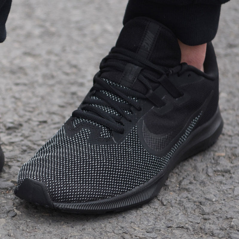 耐克黑武士跑鞋