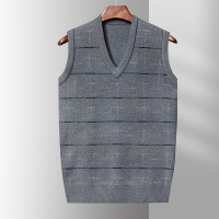 中年秋冬休闲V领纯色羊毛背心秋冬新款男式针织出口背心