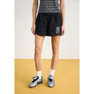 Nike女款运动裤弹性腰设计休闲舒适直筒印花运动裤