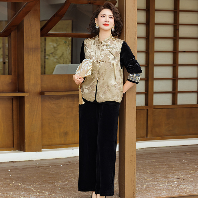 2026年国风三件套妈妈装洋气中老年人衣服40-60岁中年装50岁中年