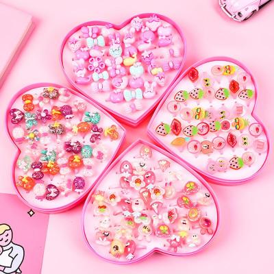 儿童玩具小戒指女公主可爱宝石钻石仿水晶女孩小孩宝宝塑料饰品