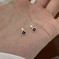 s999纯银黑色小花耳钉女小众独特设计感气质时尚通勤耳环耳饰