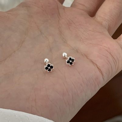 s999纯银黑色小花耳钉女小众独特设计感气质时尚通勤耳环耳饰送女朋友老婆情人节七夕生日礼物