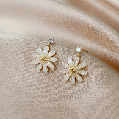 925银针花朵耳环女2020年新款冷淡风超仙小雏菊气质百搭耳坠耳饰送女朋友老婆情人节七夕生日礼物