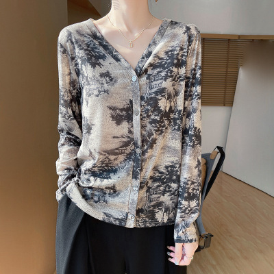 文艺水墨晕染针织衫女V领精纺天丝防晒长袖春秋叠穿内搭打底衫