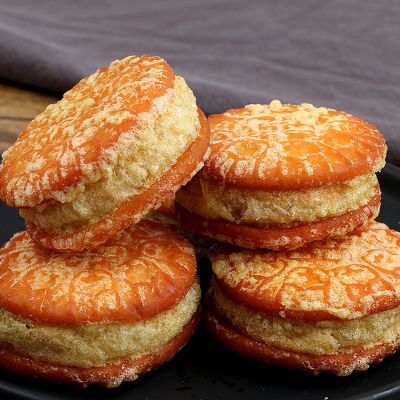 绿豆糕板栗饼咸蛋黄酥饼绿豆饼干糕点心零食小吃整箱批发