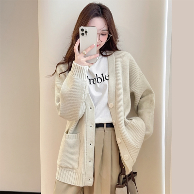 [清仓1折价56.9元,不叠加优惠券]唐狮新款白色毛衣慵懒风复古冬季韩系穿搭宽松针织开衫外套qd