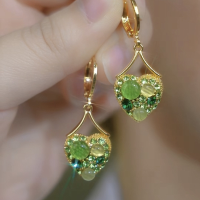 时尚绿色心形锆石耳饰百搭耳扣耳钉猫眼石气质精致洋气气质耳环女送女朋友老婆情人节七夕生日礼物