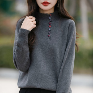 春秋款彩扣侧边半开半高领女针织衫时尚别致毛衣打底衫