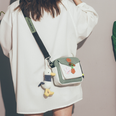 韩国ins古着感少女斜挎包女2020新款可爱日系原宿学生百搭单肩包