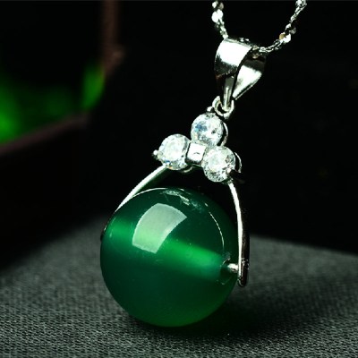 S925银玉髓水晶吊坠