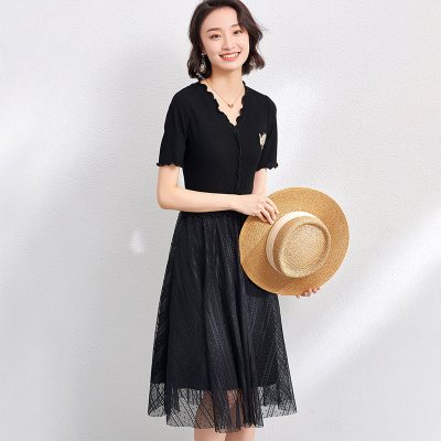 欧昵雪夏季设计感V领蝴蝶章仔高腰连衣裙女拼接网纱a字裙