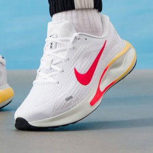 耐克(NIKE) 男鞋新款运动鞋JOURNEY RUN健身训练缓震耐磨透气跑步鞋FN0228-009 ZP