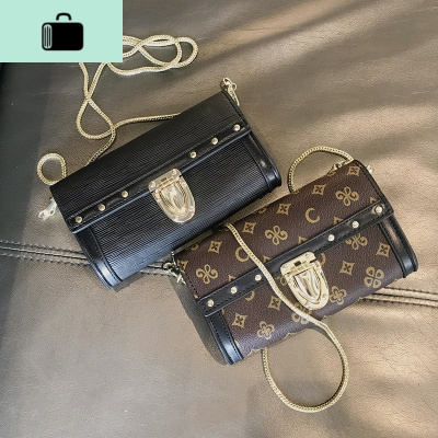 印花手拿包2020新款铆钉手机包迷你锁扣小包单肩斜挎欧美包包女NEW LAKE女斜挎包